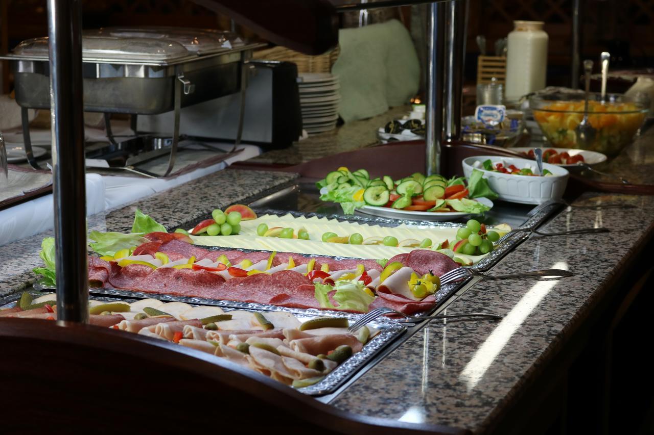 הוכנהיים אם מיין Hotel Zur Rebe מראה חיצוני תמונה