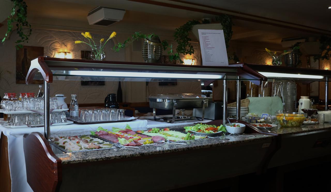 הוכנהיים אם מיין Hotel Zur Rebe מראה חיצוני תמונה